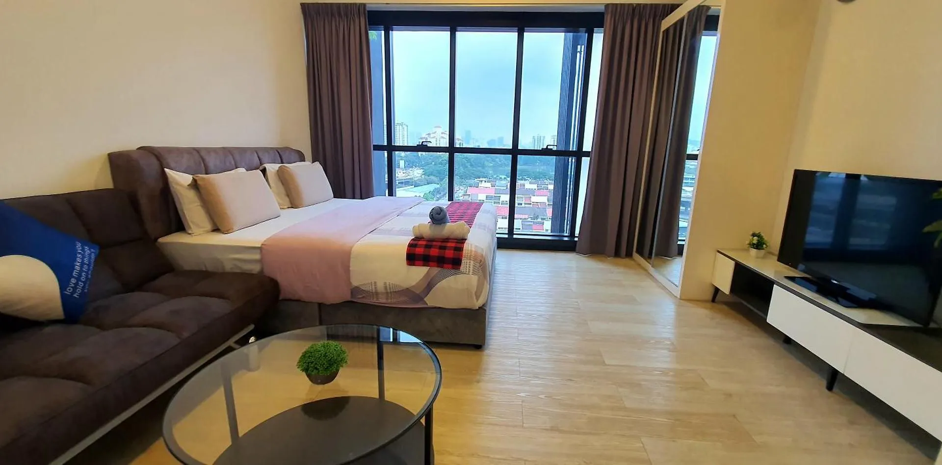 Mcity With Pool Kl City View Kuala Lumpur Homestay