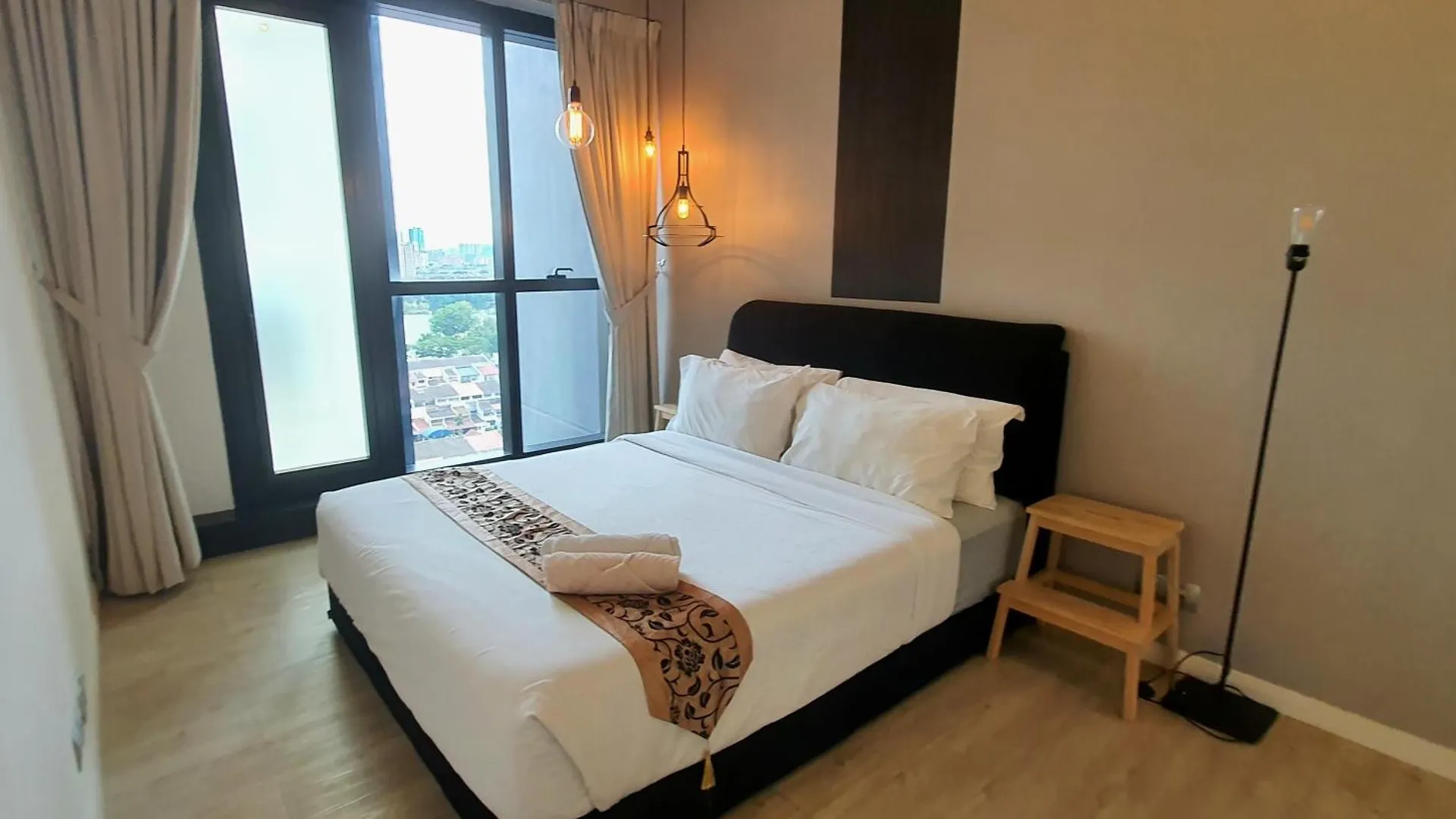 Mcity With Pool Kl City View Kuala Lumpur Homestay