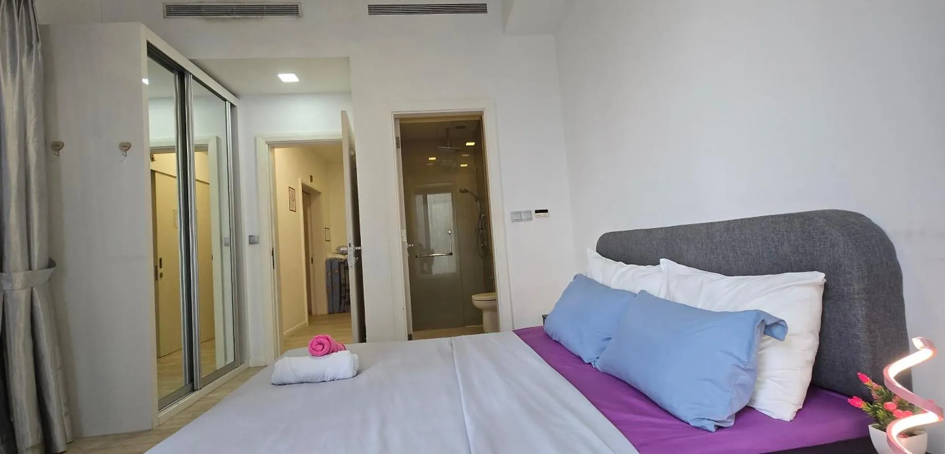 Mcity With Pool Kl City View Kuala Lumpur Homestay